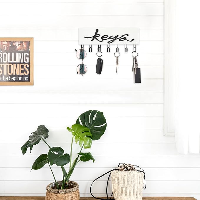 Mkono Key Holder for Wall Decorative with 7 Hooks, Wall Mounted Keys Hanger Organizer Rustic Wood Hanging Key Hooks Home Decor Farmhouse Key Rack for Entryway, Hallway, Office, White